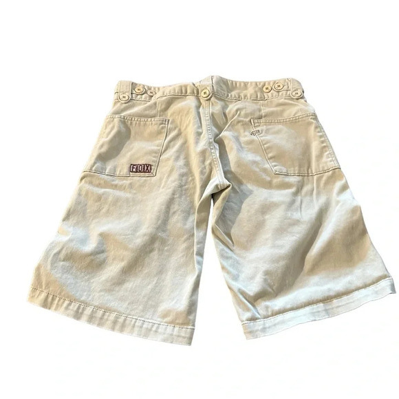 Fox women's size 9 bermuda cream shorts Waist 17", inseam 11", rise 9" - Picture 2 of 4